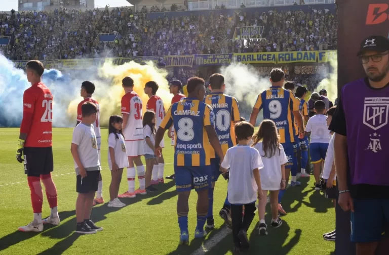 Controversia en el fútbol: AFA analiza sanción a Estudiantes por gesto contra Rosario Central