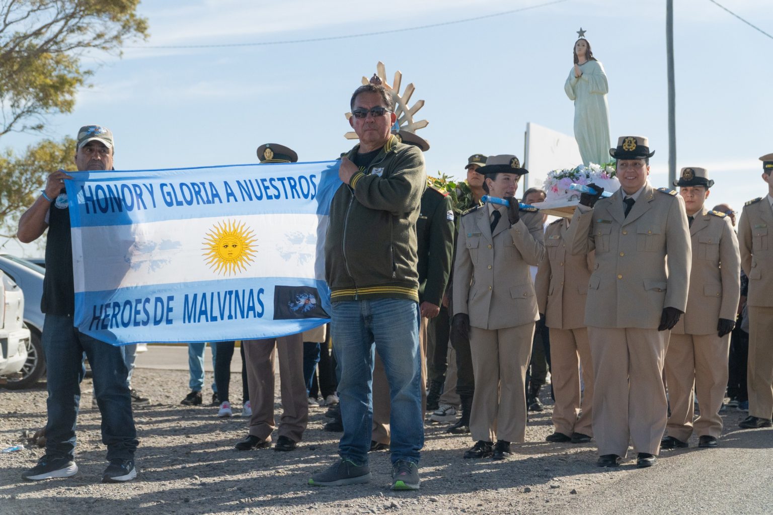 La Virgen Malvinera inició su peregrinar con una bendición y procesión en Rawson