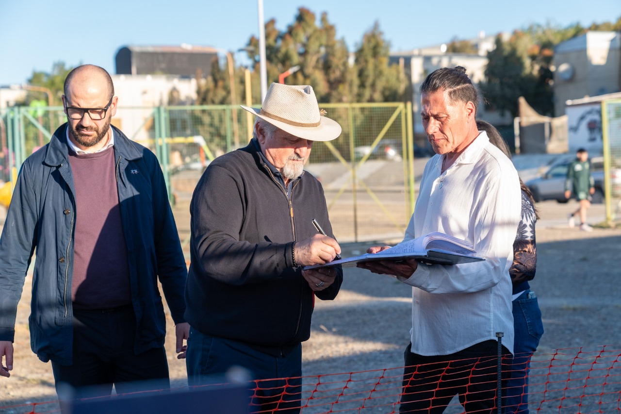 Othar inauguró la renovación de la sede vecinal del 30 de Octubre y anunció nuevas obras