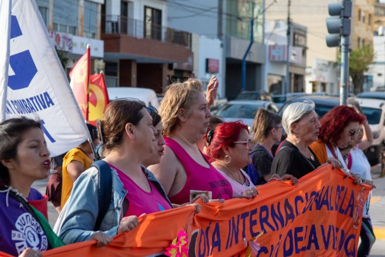 Comodoro acompañó la marcha del 25N por la eliminación de la violencia contra las mujeres