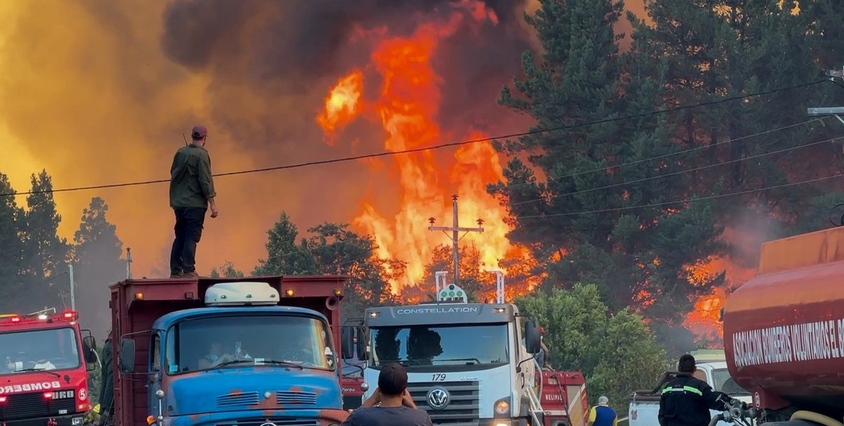Prohíben hacer fuego en la Patagonia por riesgo extremo de incendios