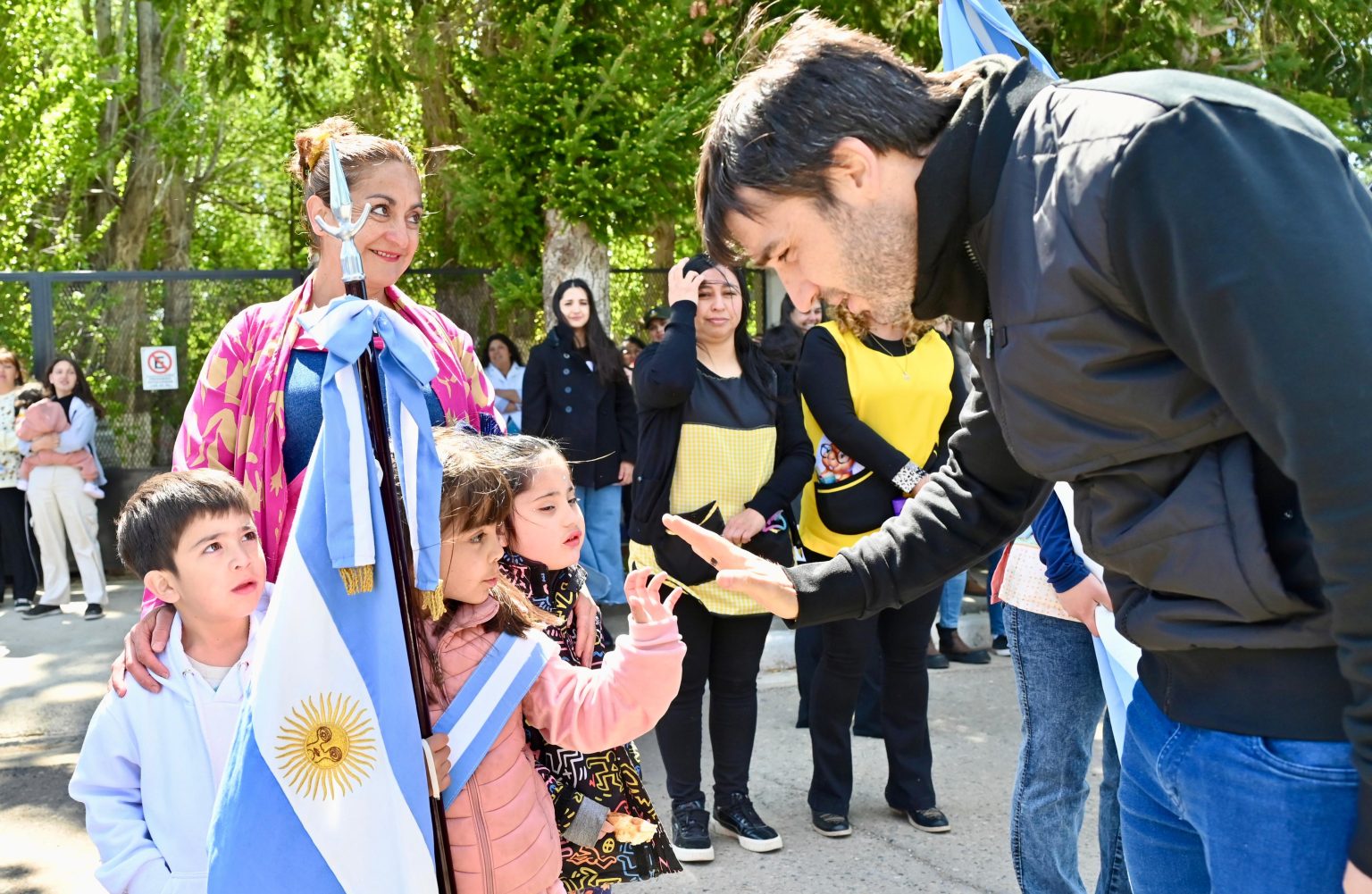 Nacho Torres encabezó el aniversario de José de San Martín con anuncios de infraestructura y viviendas