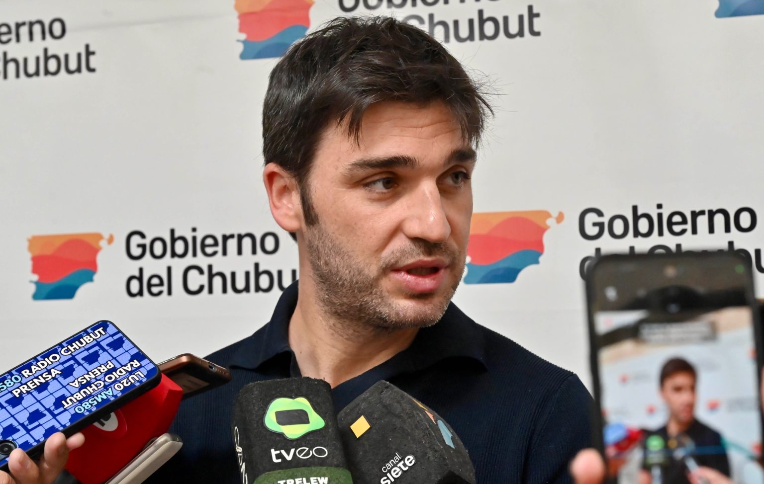 Nacho Torres se reúne con Santilli para discutir el Presupuesto 2026 y las retenciones petroleras