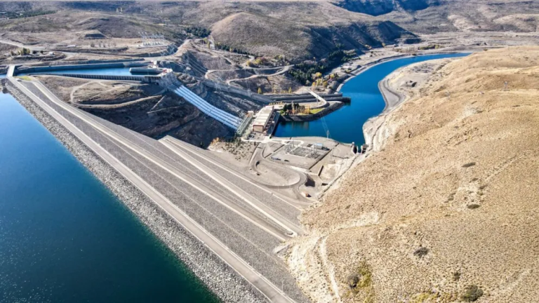 Qué empresas buscan quedarse con las represas del Comahue