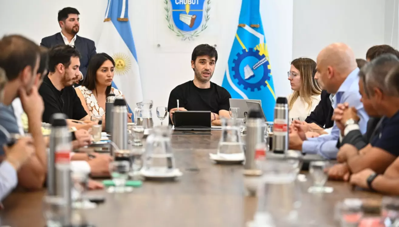 “Vamos a fortalecer salud, educación y seguridad, y apuntalar los sectores productivos”, afirmó Nacho Torres en reunión de Gabinete
