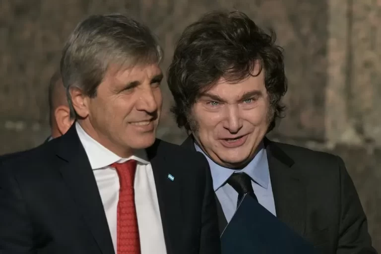 “Son mentiras y operaciones de delincuentes”: Milei desmiente rumores sobre eliminación del monotributo