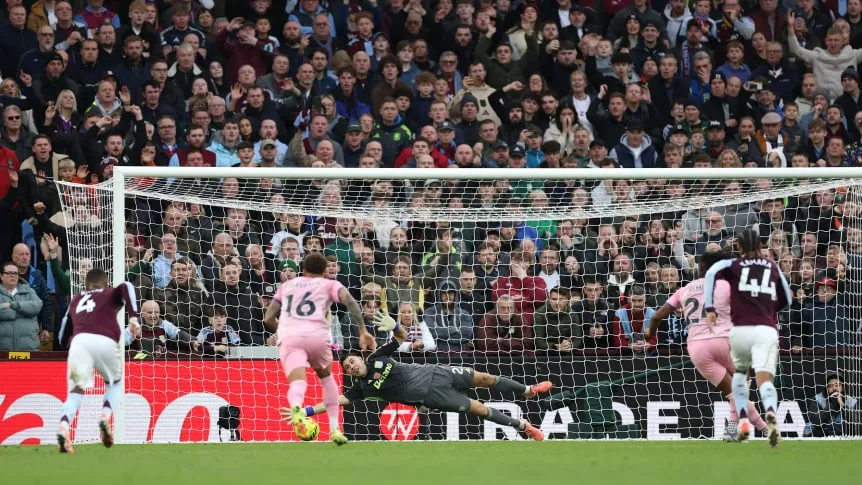 Golazo de Buendía y gran salvada de Dibu Martínez en triunfo del Aston Villa
