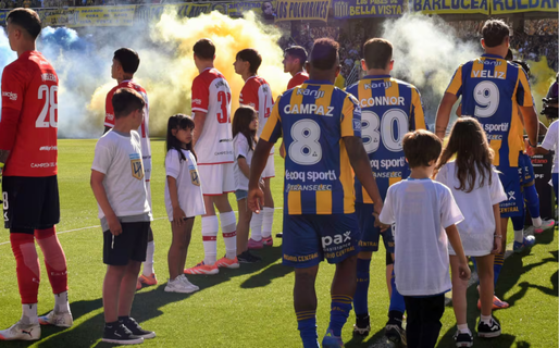 Estudiantes le da la espalda a Central en polémico pasillo