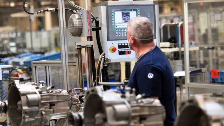 El empleo industrial se estanca: solo 3,4% planea contratar