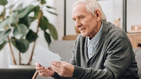 Mañana comienza el pago de la jubilación mínima de ANSES: ¿quiénes son los primeros en cobrar?