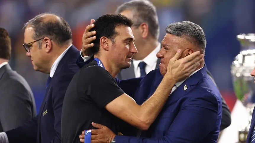 Tapia quiere que Scaloni dirija Argentina hasta 2030