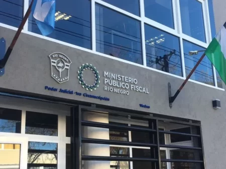 Denuncian que un adulto mayor murió tras un “exceso” en un procedimiento policial