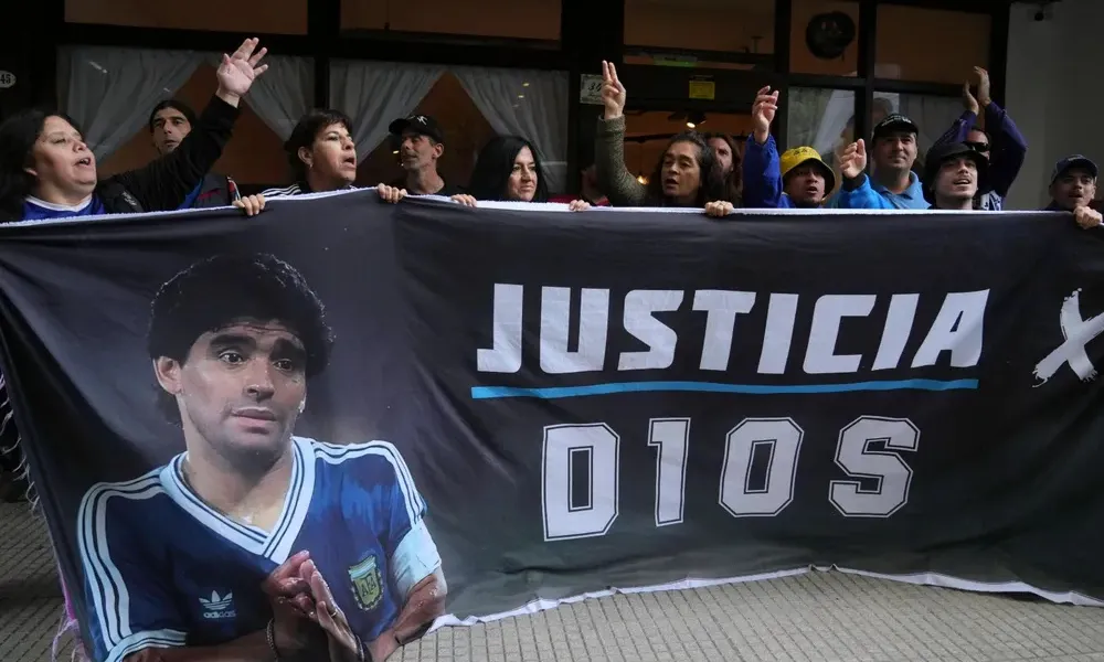 Postergaron audiencia del juicio por muerte de Maradona al 2 de diciembre