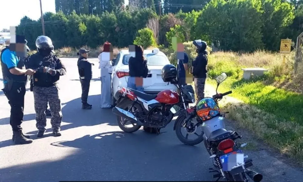 Desbaratan carrera ilegal de motos en Parque Industrial de Madryn
