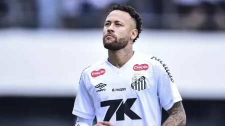 Holan sobre Neymar a Central: «Me generó risa y me molesta»