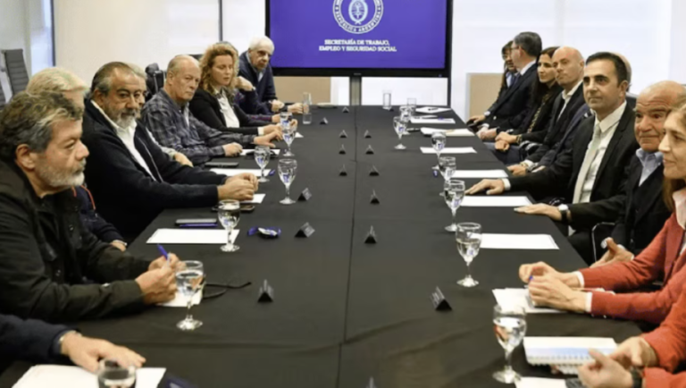 CGT refuerza su rechazo a la reforma laboral mientras Santilli marca rumbo