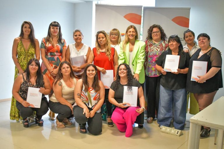 Chubut lanzó un manual para fortalecer la protección en hogares de cuidado