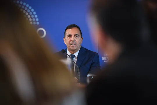 Senado: Julio Cordero defendió la reforma laboral en un clima de tensión con el peronismo