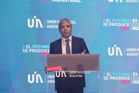 Luis Caputo anunció que el Gobierno nacional buscará obtener hoy US$1.000 millones