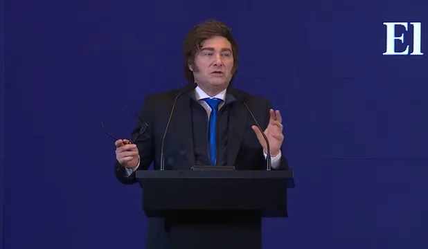 Milei denunció el avance del antisemitismo, defendió la “batalla cultural” y elogió a Kast