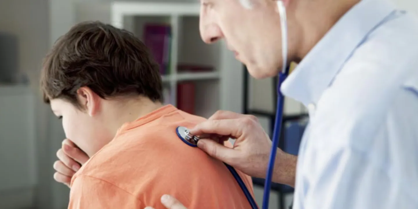 Alerta por tos convulsa en Argentina: aumenta a más de 600 casos y siete muertes en menores de dos años