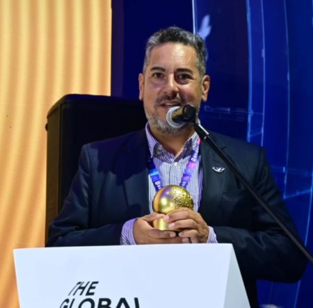 Fotógrafo madrynense gana premio en Abu Dhabi con imágenes de ballenas