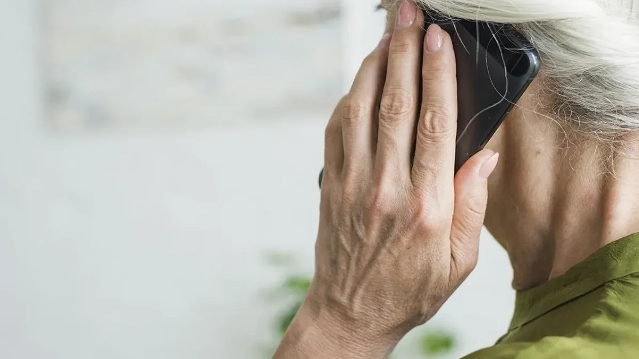 Alertan por estafa que usa a La Anónima para robar datos a jubilados