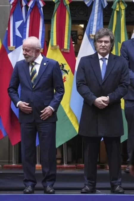 Frío saludo entre Milei y Lula en el inicio de la cumbre del Mercosur