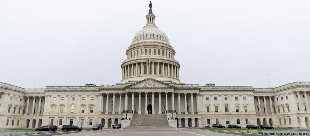 Congreso de EE.UU. se enfrenta a Trump para frenar una escalada militar en Venezuela