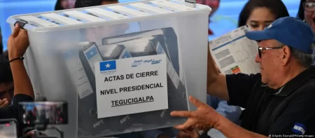 La OEA rechaza convocatorias a protestas durante el delicado conteo electoral en Honduras