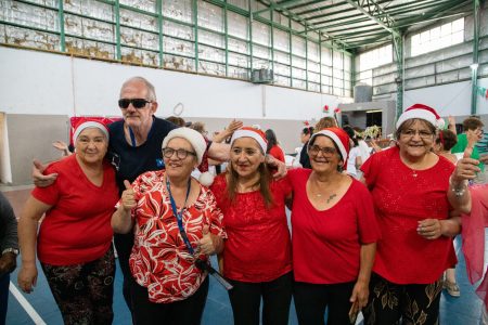 Fiesta y participación: más de 400 adultos mayores cerraron su año de actividades