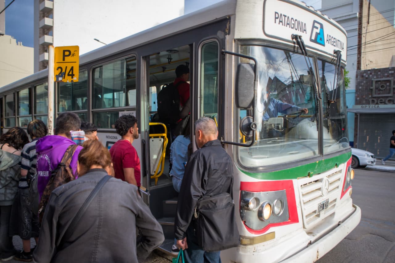 Cambios en los colectivos de Comodoro por obras en el centro: ¿Cuáles son los desvíos y paradas provisorias este sábado?