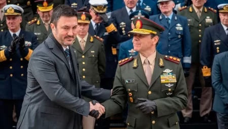 Primera medida de Carlos Presti en Defensa: devolver el control de la obra social a cada fuerza