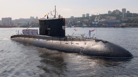 Ucrania asegura haber dañado un submarino ruso en el mar Negro