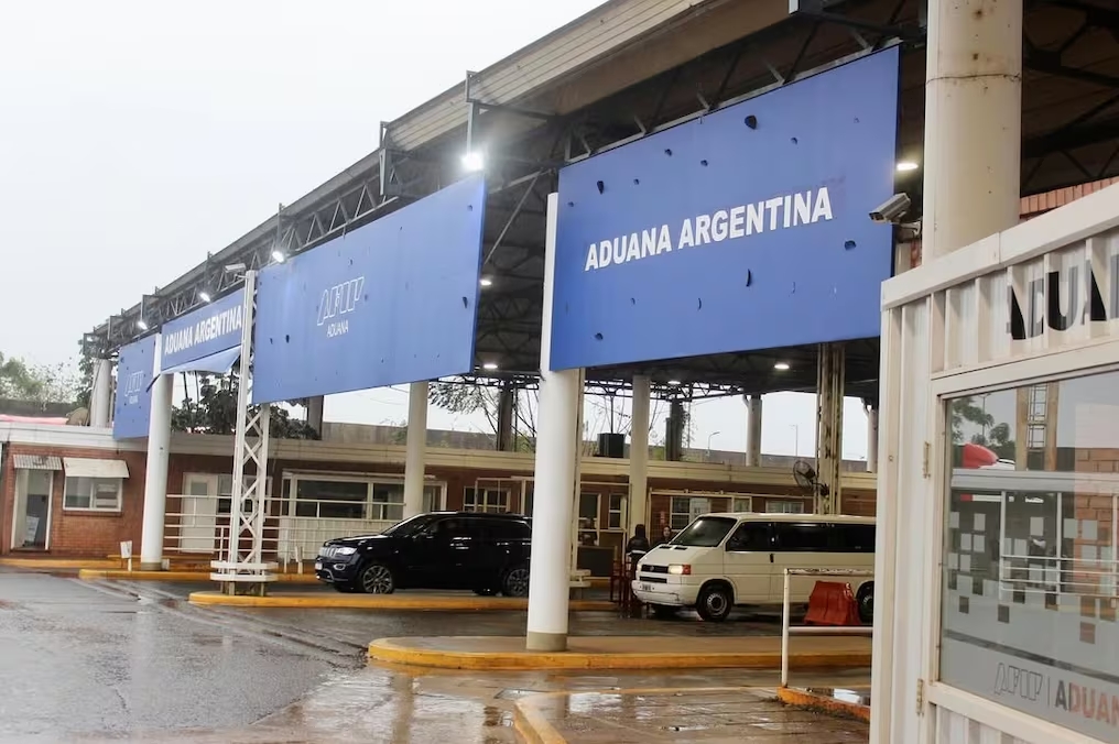 El Gobierno argentino prepara una reforma en Migraciones para reforzar los controles fronterizos