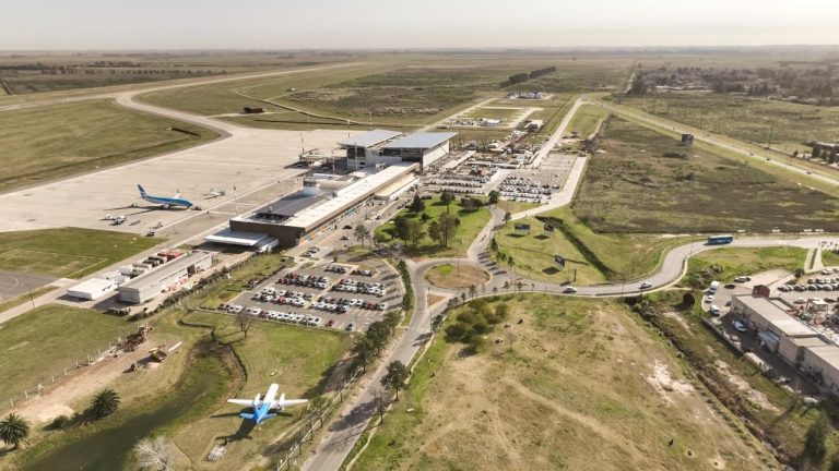 Gobierno lanza plan para modernizar 13 aeropuertos del país