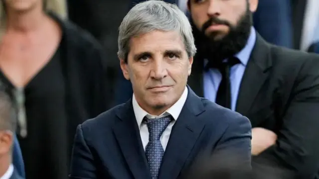 El Riesgo País cae al mínimo en dos semanas luego del anuncio de Caputo: ¿cómo están los bonos?