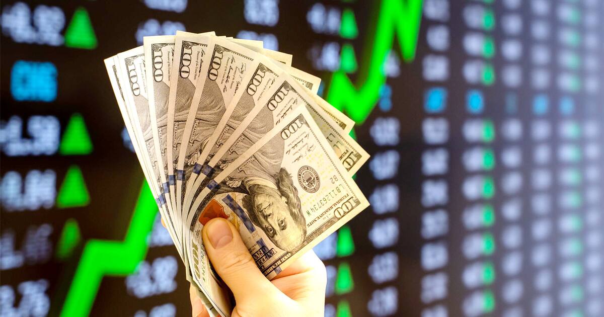 El Merval en dólares tocó mínimos semanales en una jornada tensa