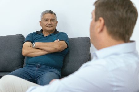 Biss se reunió con veterano de Malvinas para impulsar proyectos educativos y culturales en Rawson