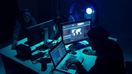 Alertan por nuevas técnicas de ciberdelincuencia que usan IA para distribuir malware