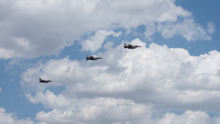 El Gobierno realizó la presentación de los F-16 en Río Cuarto tras su sobrevuelo en Buenos Aires