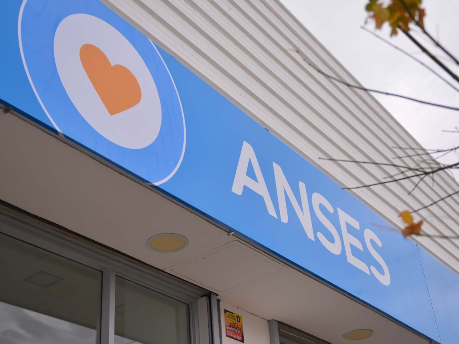 ANSES: familias con AUH y tres hijos cobrarán $402.043 en diciembre