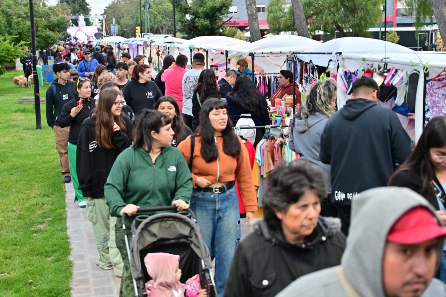 Rawson cerró inscripción de feriantes y artesanos para la Fiesta de la Hamburguesa