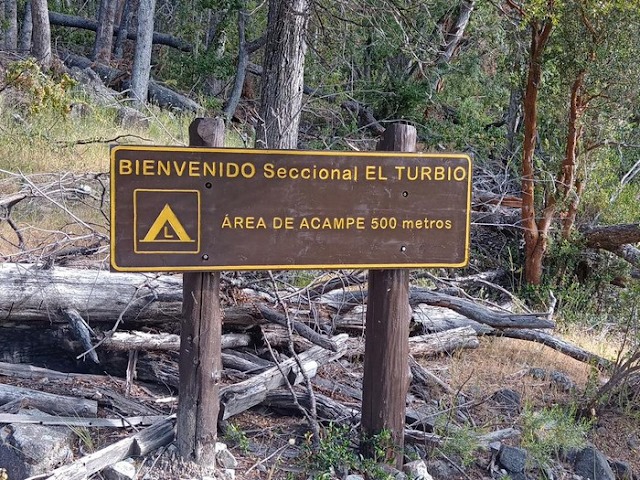 Incendio en Lago Puelo: brigadistas y medios aéreos trabajan en El Turbio