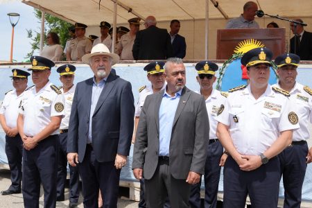 La Policía del Chubut celebró su 68° aniversario en Comodoro con homenajes, entrega de sables, reconocimientos y fuerte acompañamiento institucional