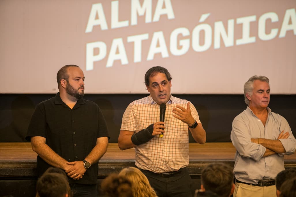 El documental “SEI, la ballena desconocida” se presentó en Comodoro con gran convocatoria