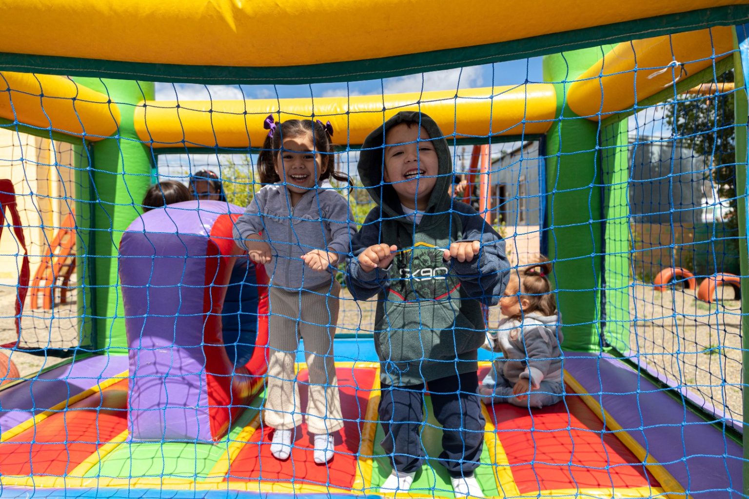 El CPB Stella Maris cerró el año del Jardín Maternal con juegos, diplomas y unión familiar