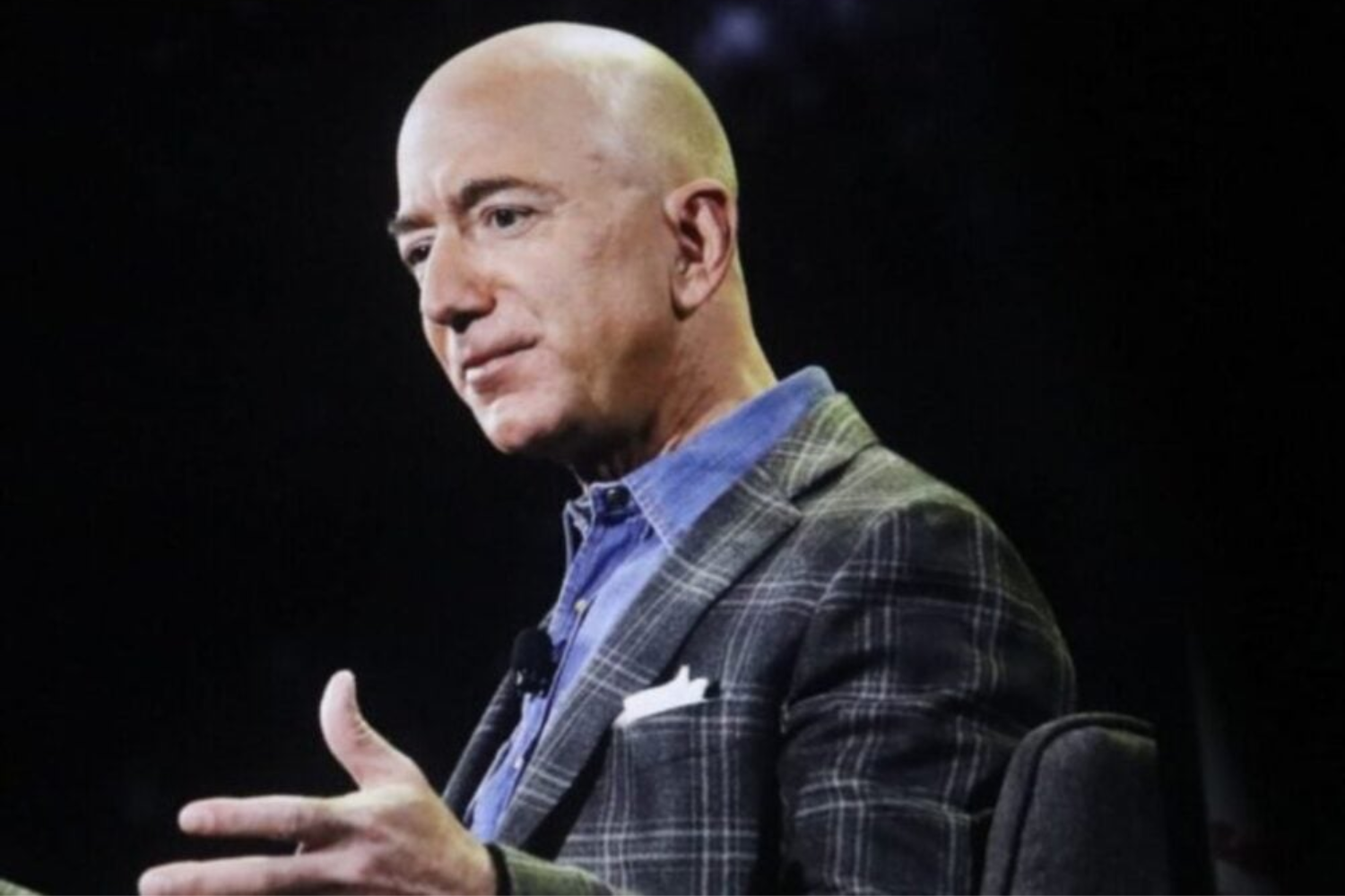 El fundados de Amazon, Jeff Bezos, revela cuál es el único trabajo que la IA jamás podrá reemplazar
