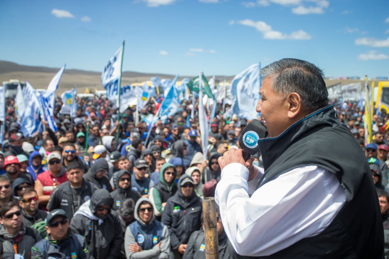 Petroleros se movilizan al DLS160 para defender el futuro de la actividad No Convencional