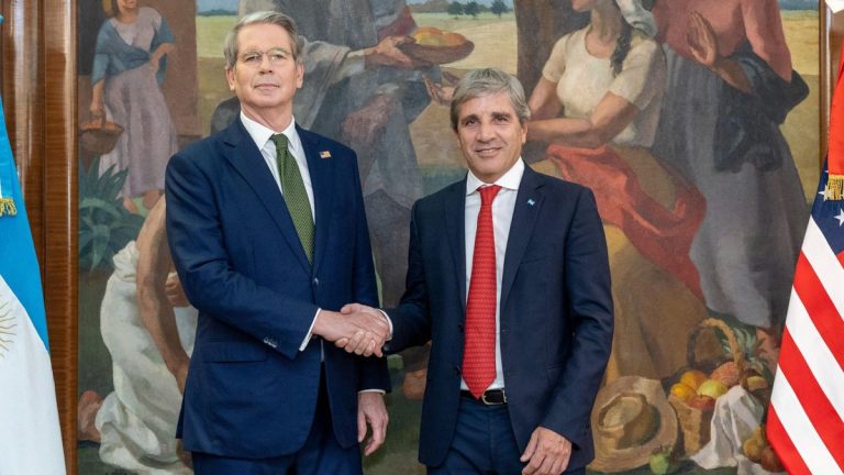 A casi un mes del anuncio, la firma del acuerdo con EE.UU., sobre el swap por US$ 20.000 millones todavía es una incógnita